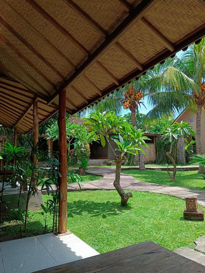 Menjangan View Bed and Breakfast Banyuwedang Buitenkant foto