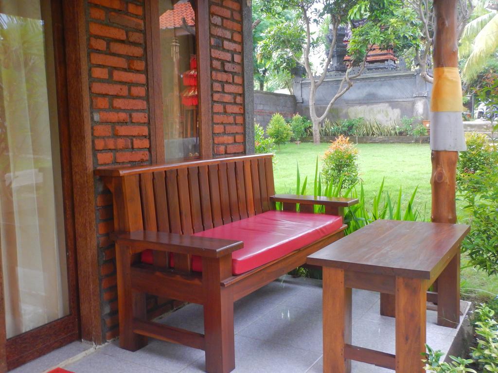 Menjangan View Bed and Breakfast Banyuwedang Buitenkant foto
