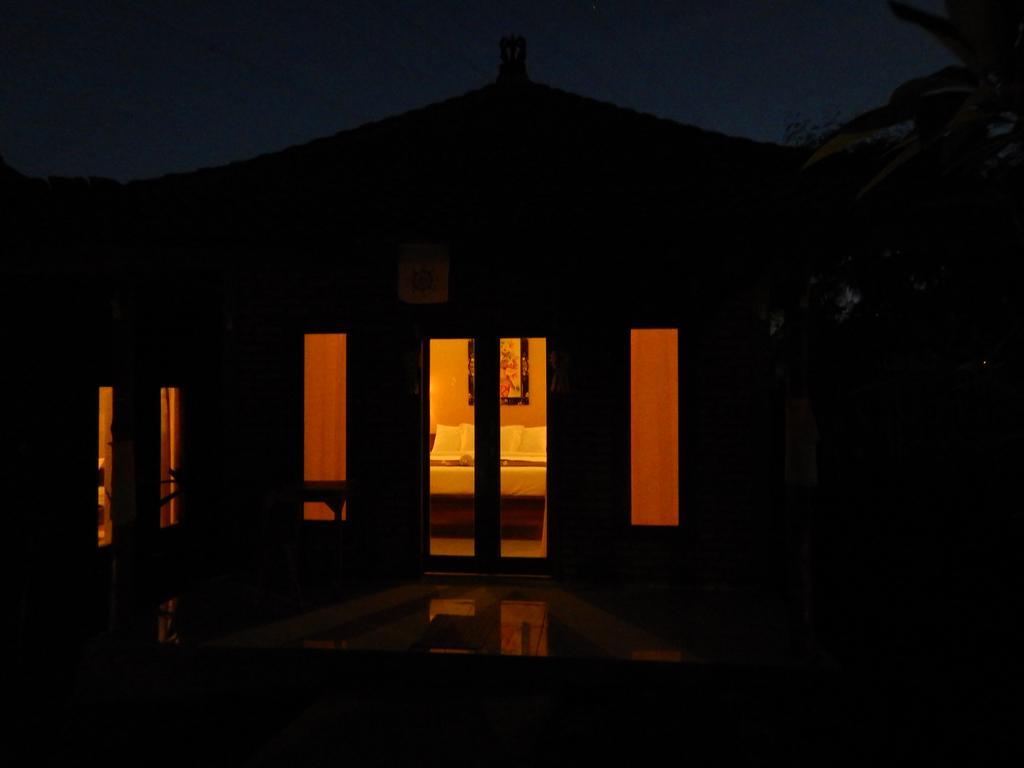 Menjangan View Bed and Breakfast Banyuwedang Buitenkant foto