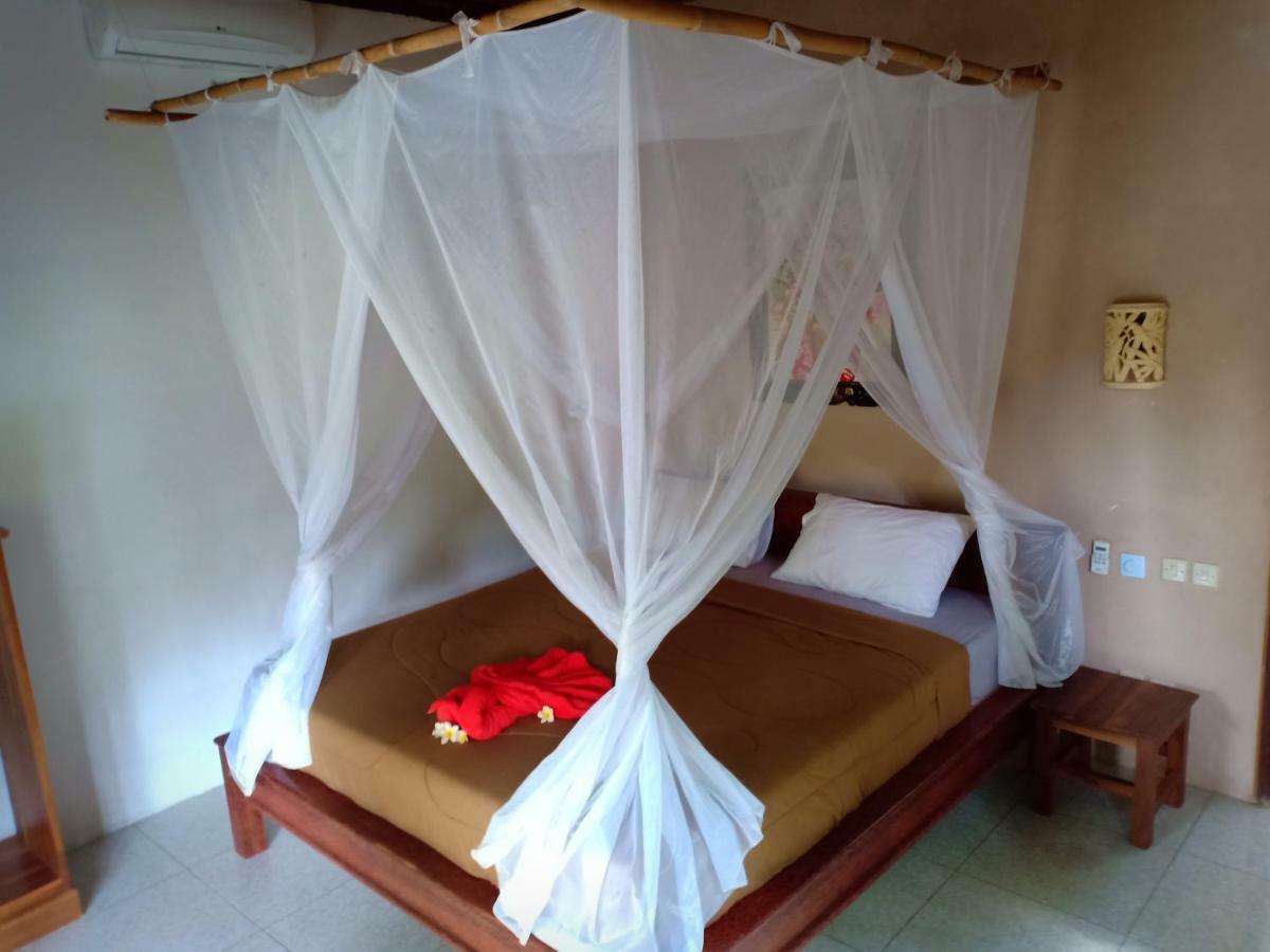 Menjangan View Bed and Breakfast Banyuwedang Buitenkant foto