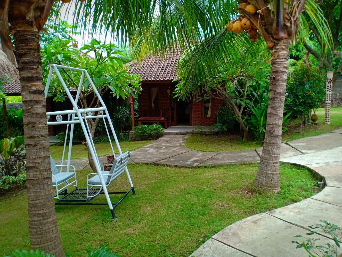 Menjangan View Bed and Breakfast Banyuwedang Buitenkant foto